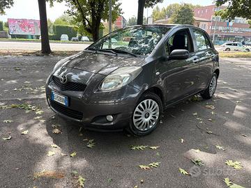 Toyota yaris 1.3 benz 101 cv 9/2011