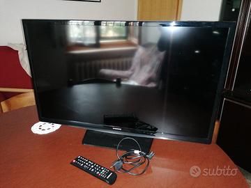 televisore Samsung con telecomando