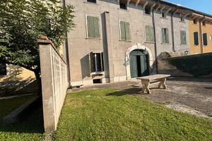 Zevio: villa con ampio giardino