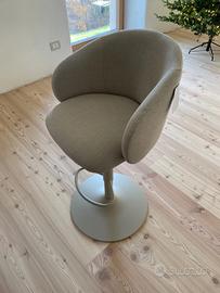 sgabello alto in tessuto