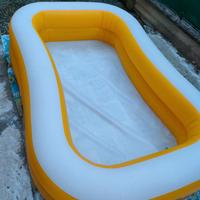 Piscina gonfiabile con scatola