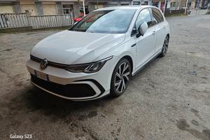 Golf 8 r-line 1.5 tsi 131cv