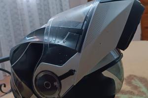 casco, guanti, giubbino moto