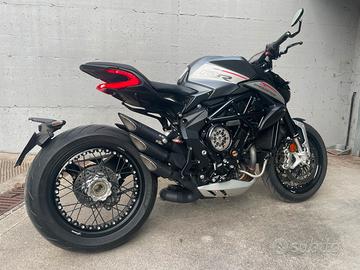 Mv agusta dragster 800rr scs