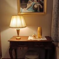 Mobili legno marrone scuro