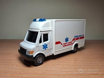 Ambulanza mercedes benz 1:43 Cararama-Hongwell