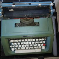 macchina per scrivere olivetti nuova