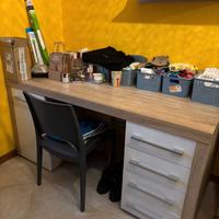 scrivania e mobili per studio libreria