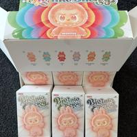 Scatola con 6 Labubu 3 generazione