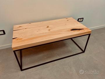 Tavolino da caffè in legno e ferro