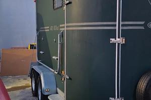 VAN/TRAILER TRASPORTO CAVALLI VAN FAITRAS OBLIC 2