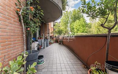 Ampio 3 locali con box e TERRAZZO !!