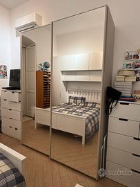 Armadio con specchio