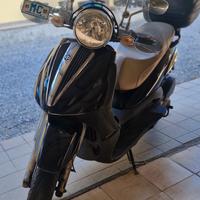 Piaggio 250ie Beverly cruiser