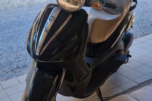 Piaggio 250ie Beverly cruiser