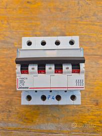 Interruttore FN84C16