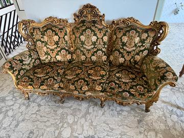 Divano 3 posti+2 un posto stile barocco + tavolo