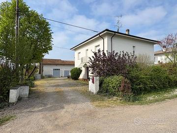 Casa indipendente di 403 m² con più di 5 locali e 