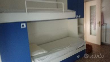 Letto a castello con 2 armadi