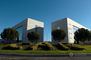 Ufficio in zona commerciale