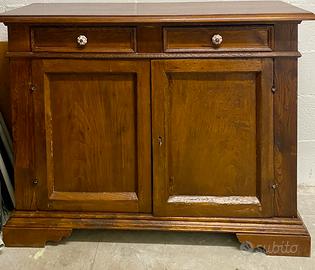 Mobile in legno massello stile classico