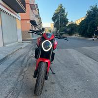 Ducati Monster 937 +