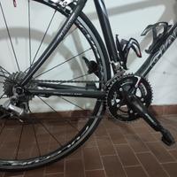 Bici da strada in carbonio
