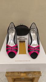 Scarpe eleganti da donna nero e rosa con borsetta