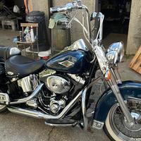 Harley softail HERITAGE gomme bianche Chicano
