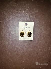Orecchini a Bottone