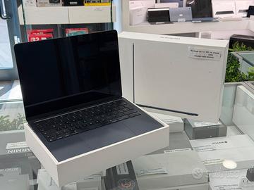 Apple MacBook Air 13" M3 16/ 256GB - SUPER PROMO