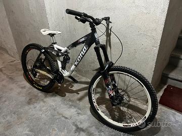 DownHill STINKY DELLA KONA tg M/L