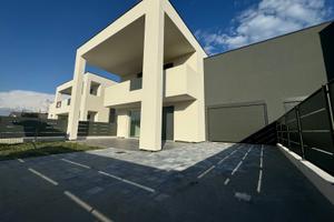 Esclusiva porzione in pronta consegna