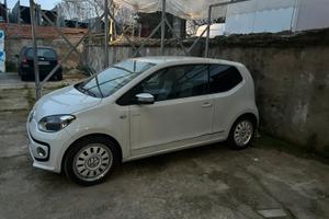 Volkswagen up white edition