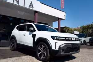 Dacia Duster 1.8 hybrid Journey 155cv auto + parki