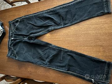 Jeans Zara Neri con Zip Laterali