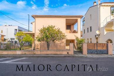 Olbia | Villetta indipendente con mansarda e giard