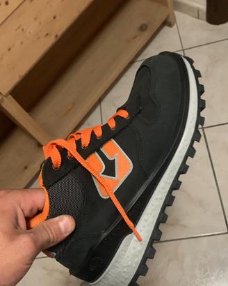 Scarpe antifortunistiche