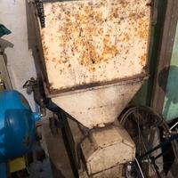 Diraspatrice elettrica per uva