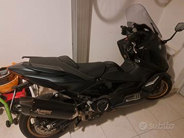Yamaha tmax 560 techmax akrapovic