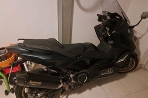 Yamaha tmax 560 techmax akrapovic