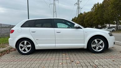 AUDI A3 8P Sportback Sline
