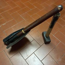 Attrezzi campeggio (pala, mazzetta, picchetti)