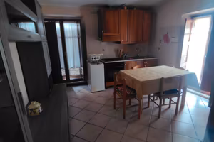 casa semi-indipendente 