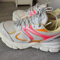 sneakers crime london 