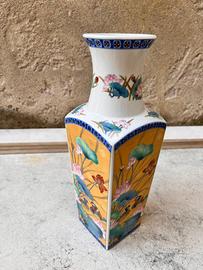 Vaso in porcellana vintage