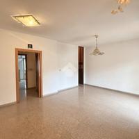 VILLA A SCHIERA A FOLIGNANO