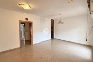 VILLA A SCHIERA A FOLIGNANO