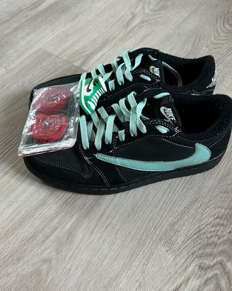 Jordan 1 low x travis scott (trattabile)