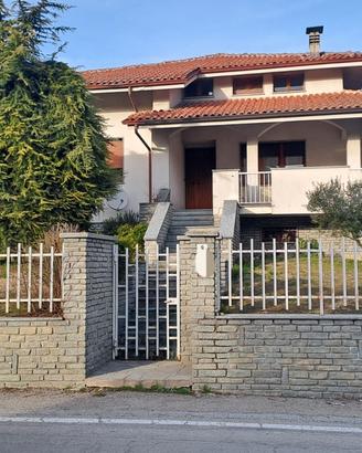 Villetta a Neive